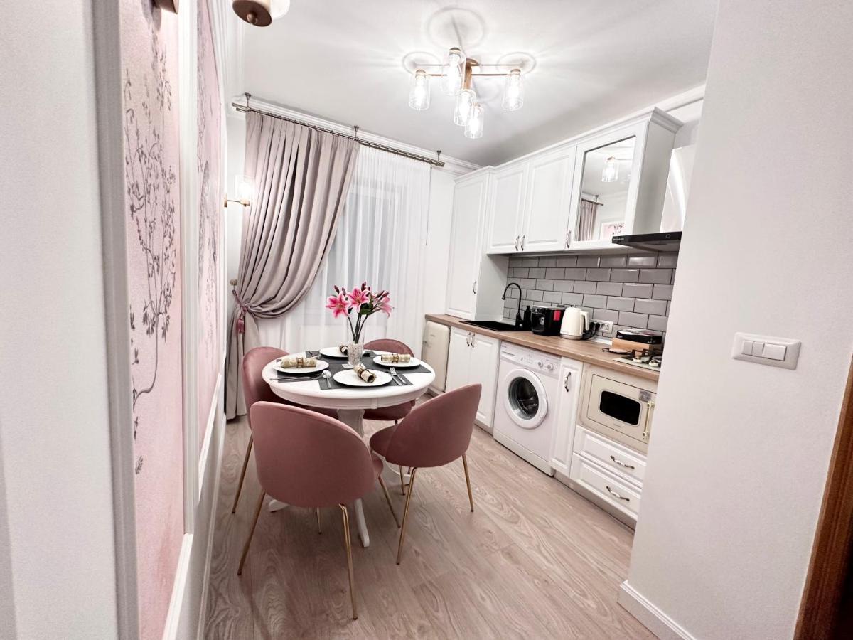 Central Spacious Apartment With Balcony - Alba Carolina アルバ・ユリア エクステリア 写真