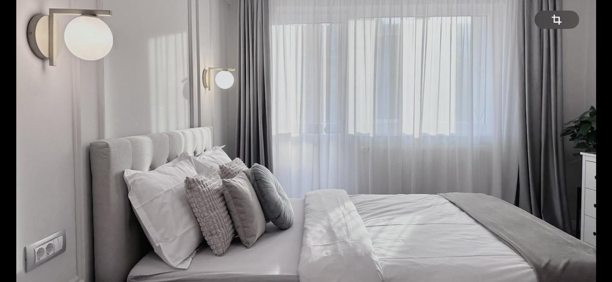 Central Spacious Apartment With Balcony - Alba Carolina アルバ・ユリア エクステリア 写真