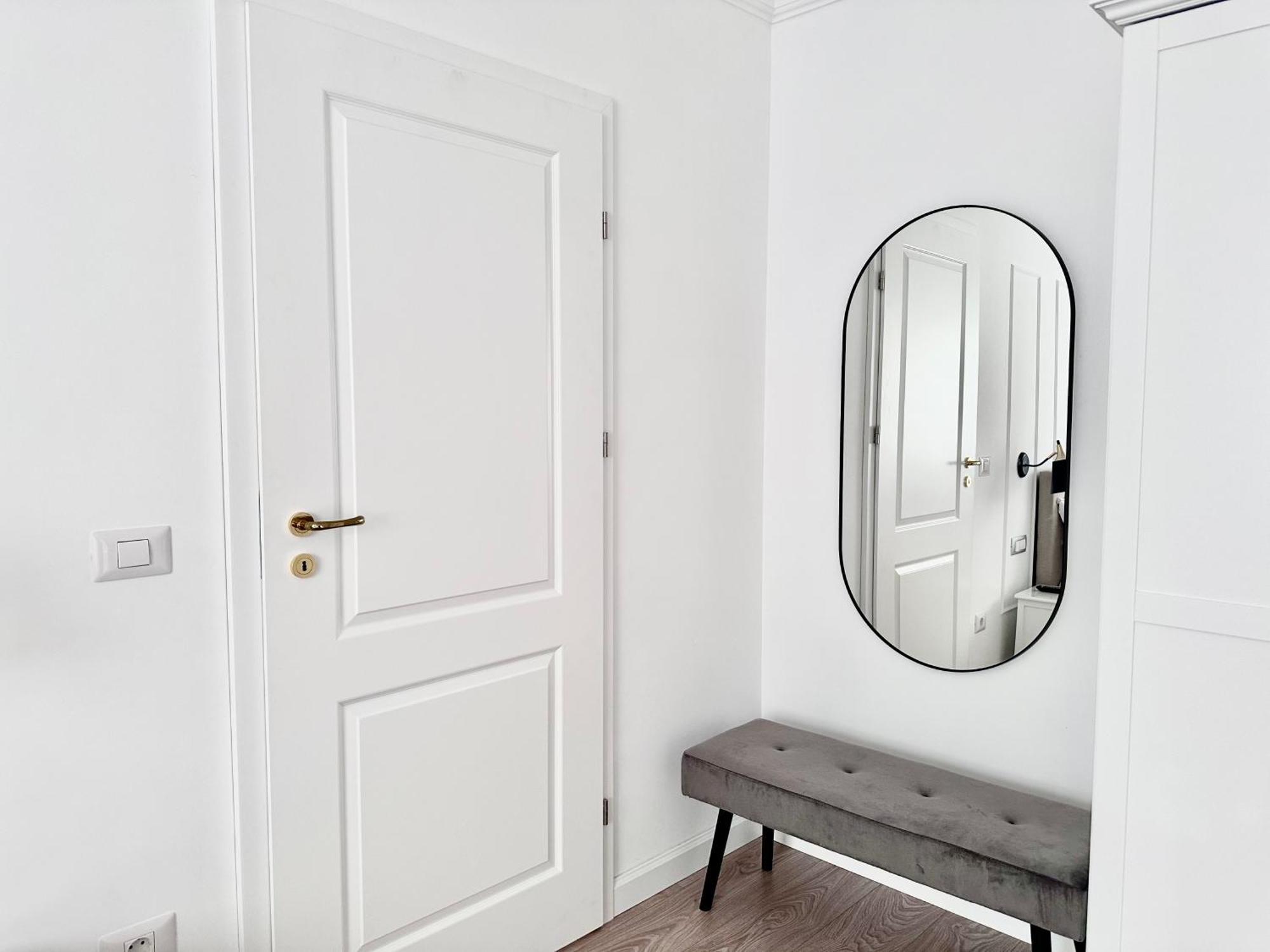 Central Spacious Apartment With Balcony - Alba Carolina アルバ・ユリア エクステリア 写真