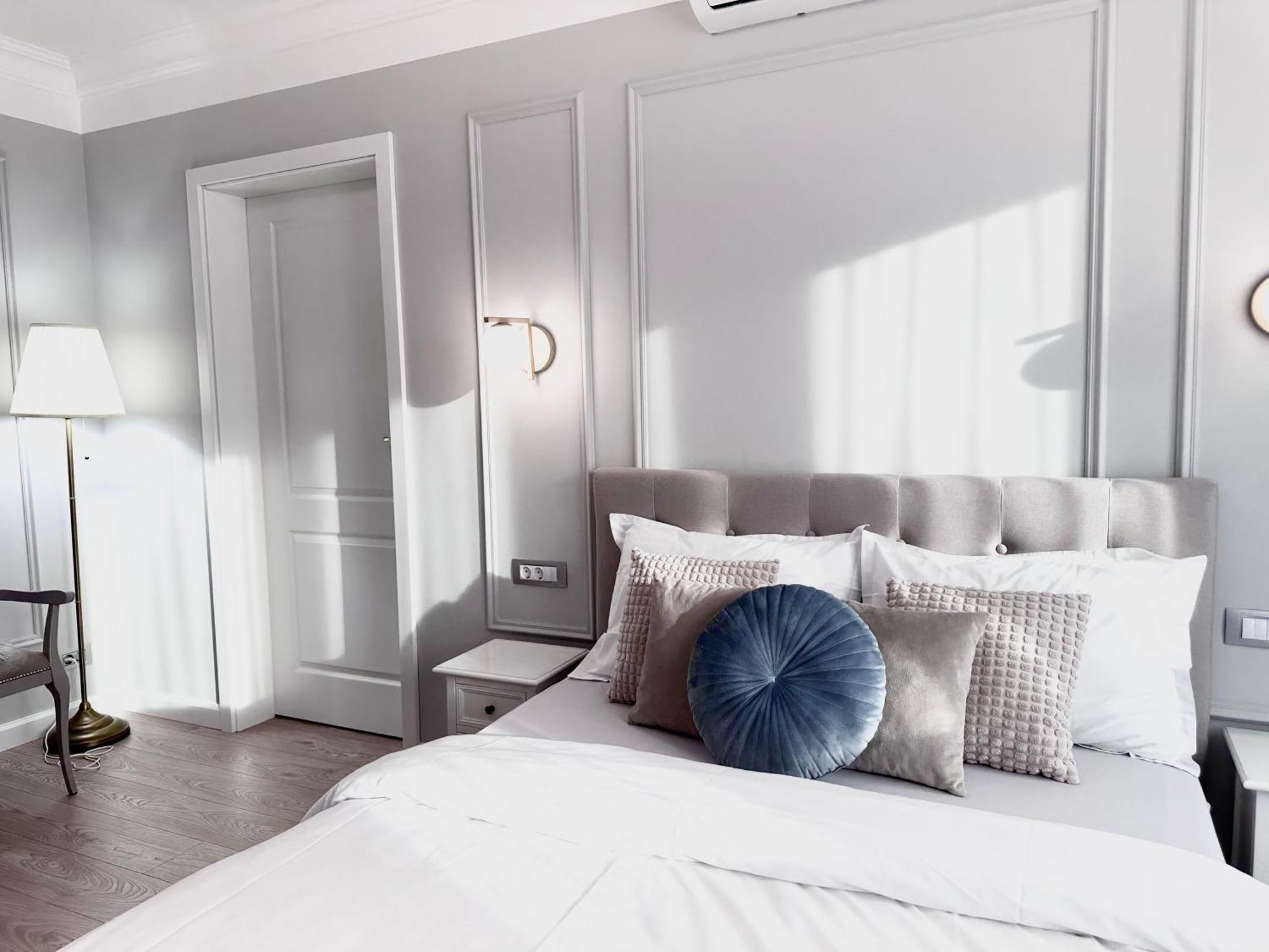 Central Spacious Apartment With Balcony - Alba Carolina アルバ・ユリア エクステリア 写真