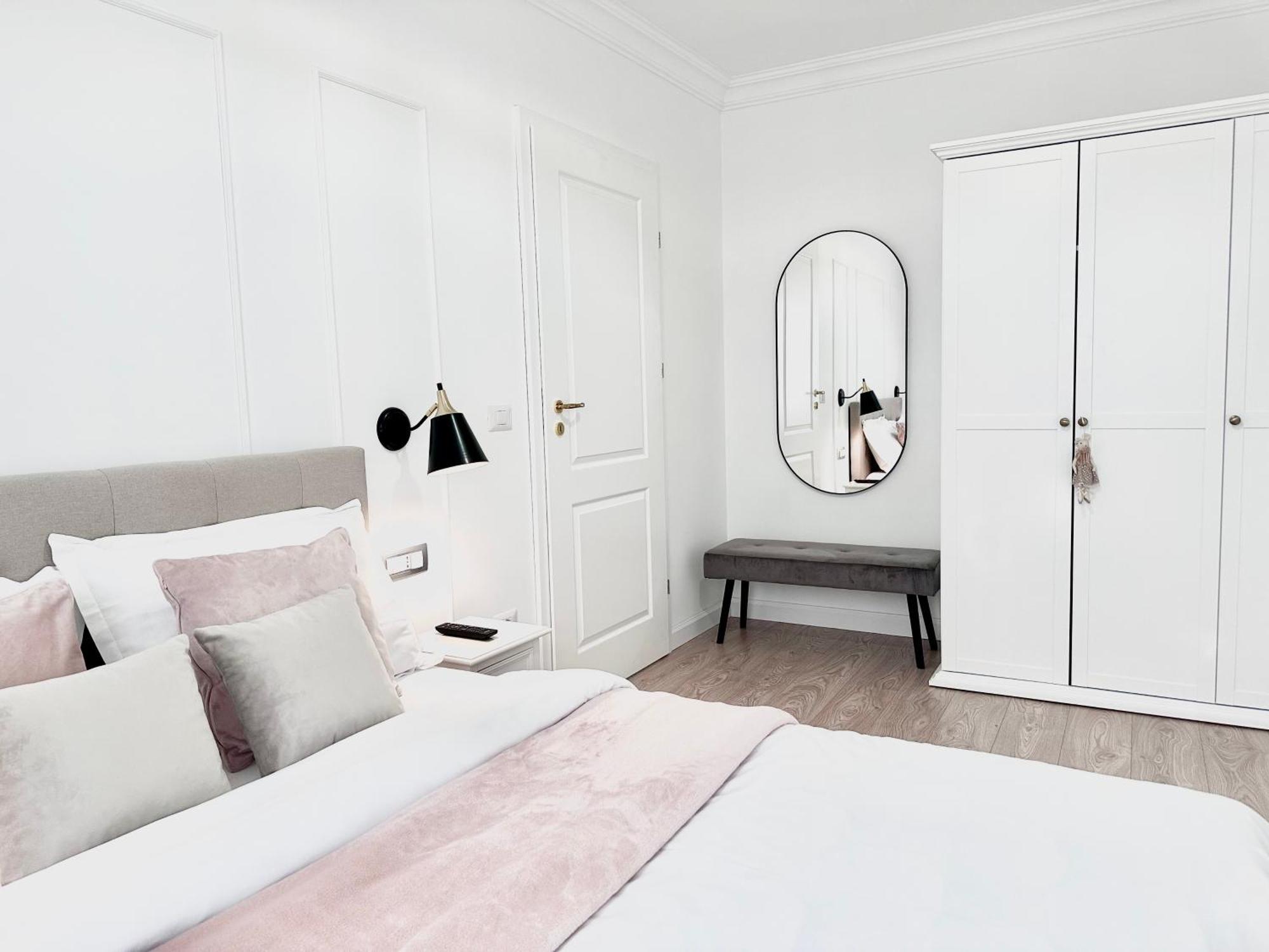 Central Spacious Apartment With Balcony - Alba Carolina アルバ・ユリア エクステリア 写真