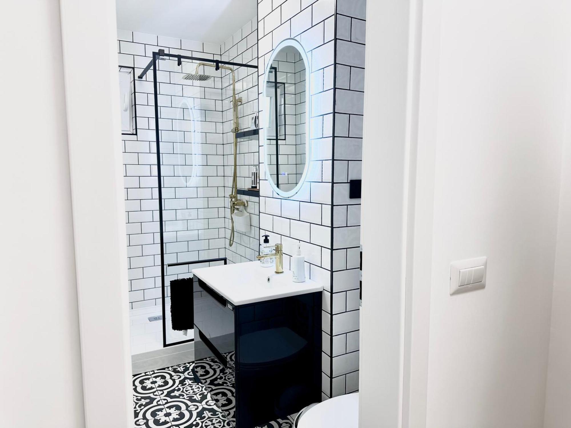 Central Spacious Apartment With Balcony - Alba Carolina アルバ・ユリア エクステリア 写真